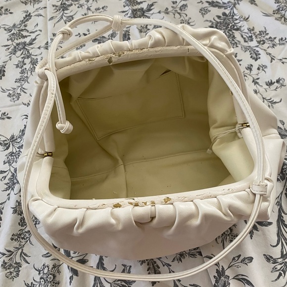 Ruched White/Cream Cloud Shoulder Bag Purse - Picture 2 of 2